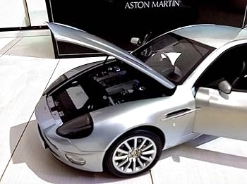 京商 Aston Martin V12 Vanquish 1/12　未使用品 京商 Aston Martin V12 Vanquish 1/12 未使用品 Kyosho Aston
